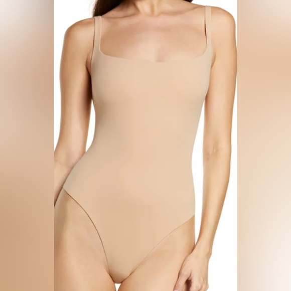 SKIMS Fits Everybody Square Neck Sleeveless Bodysuit in Clay - Picture 2 of 2
